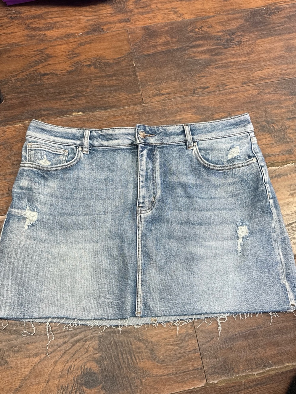 VIPONES Denim Mini Skirt Distressed Frayed Hem Stretch Size 14 <<<367>>>